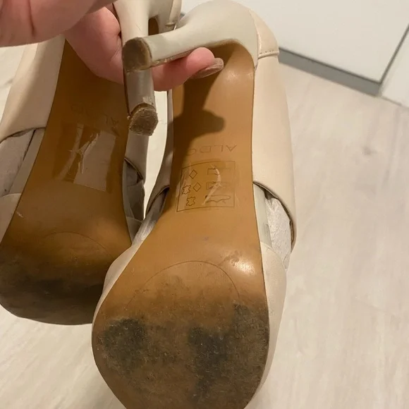 Aldo nude Heels - size 7 - Picture 5 of 6